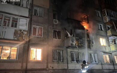 Нічна атака на Київ: уламки дронів потрапили в будинок,  9 людей постраждало