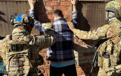 СБУ затримала чотири російських агентів, які керували ворожими ударами на Донеччині