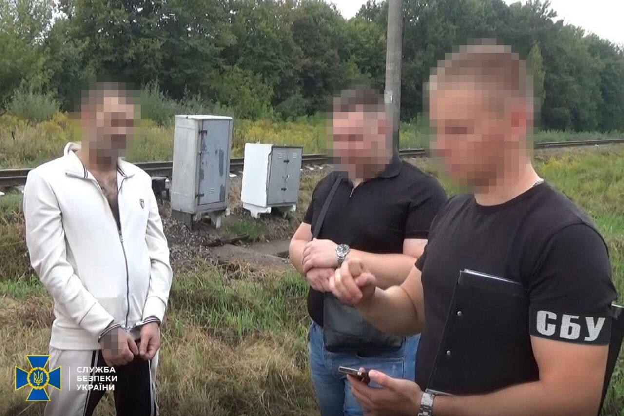 16-летний студент столичного техникума поджег три отделения Укрпочты: действовал по инструкциям по России