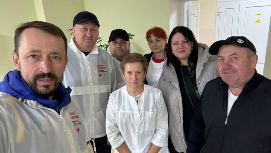 Валерій Дубіль спільно з волонтерами Сумської та Івано-Франківської областей ”Батьківщини” передає критичну медицину