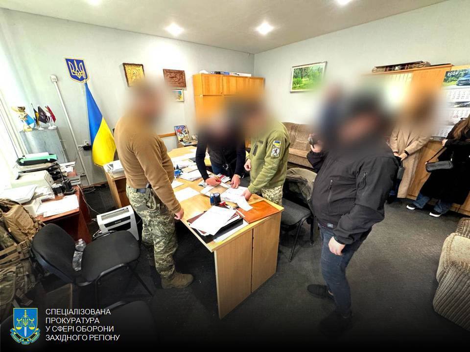 Руководитель ТЦК и заместитель комбрига Теробороны в Закарпатье зарабатывали на ''откупах'' от мобилизации