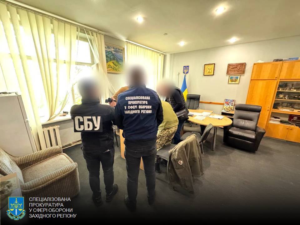 Руководитель ТЦК и заместитель комбрига Теробороны в Закарпатье зарабатывали на ''откупах'' от мобилизации