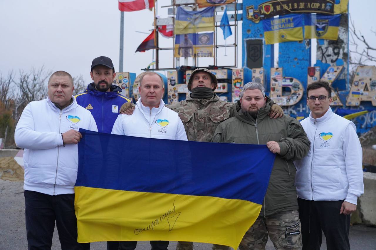 Благотворительный фонд ''Надежда'' доставил помощь на передовую