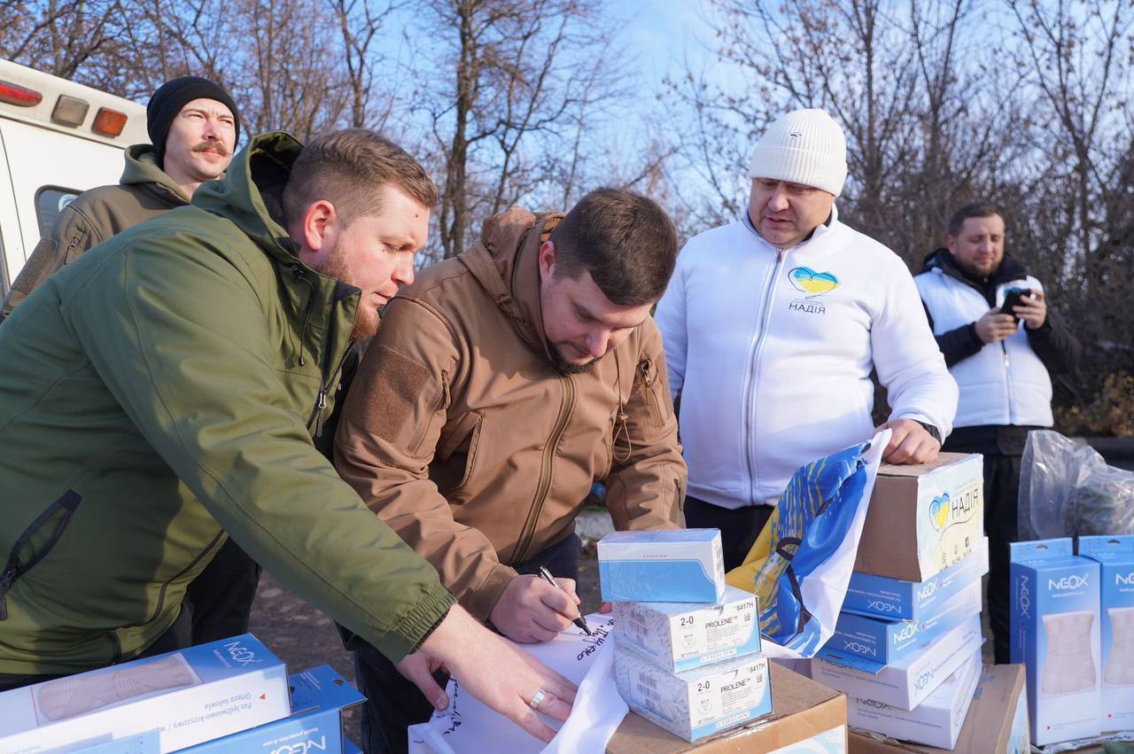 Благотворительный фонд ''Надежда'' доставил помощь на передовую