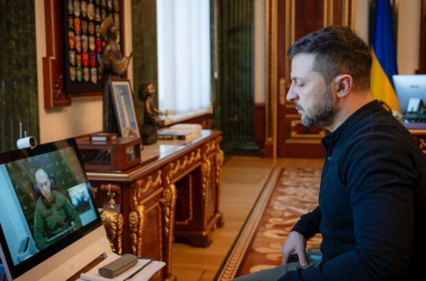 »Кураховское направление – самое тяжелое сейчас»: Зеленский заслушал доклад Сырского о самых горячих точках фронта