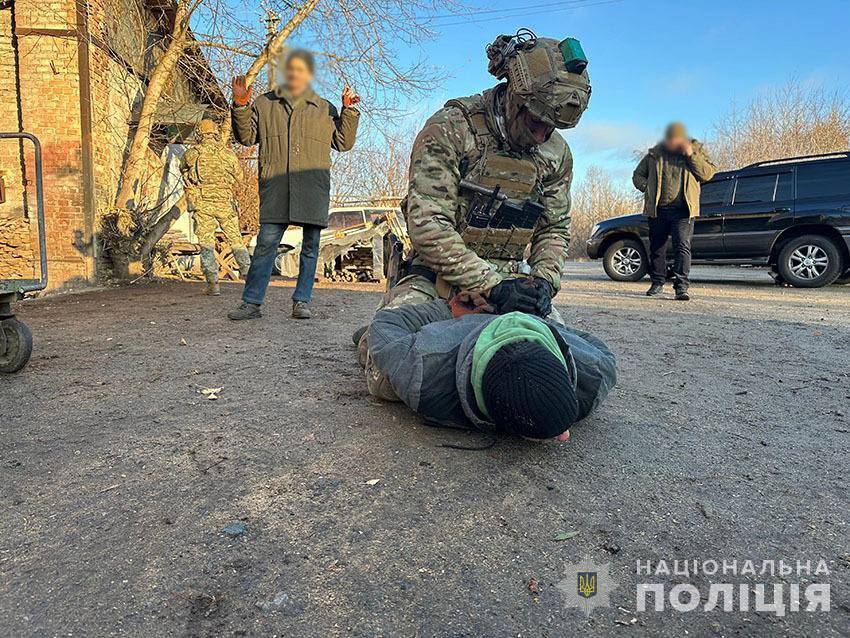 Киянин встановив ''розтяжку'' в орендованій квартирі, поліція запобігла теракту