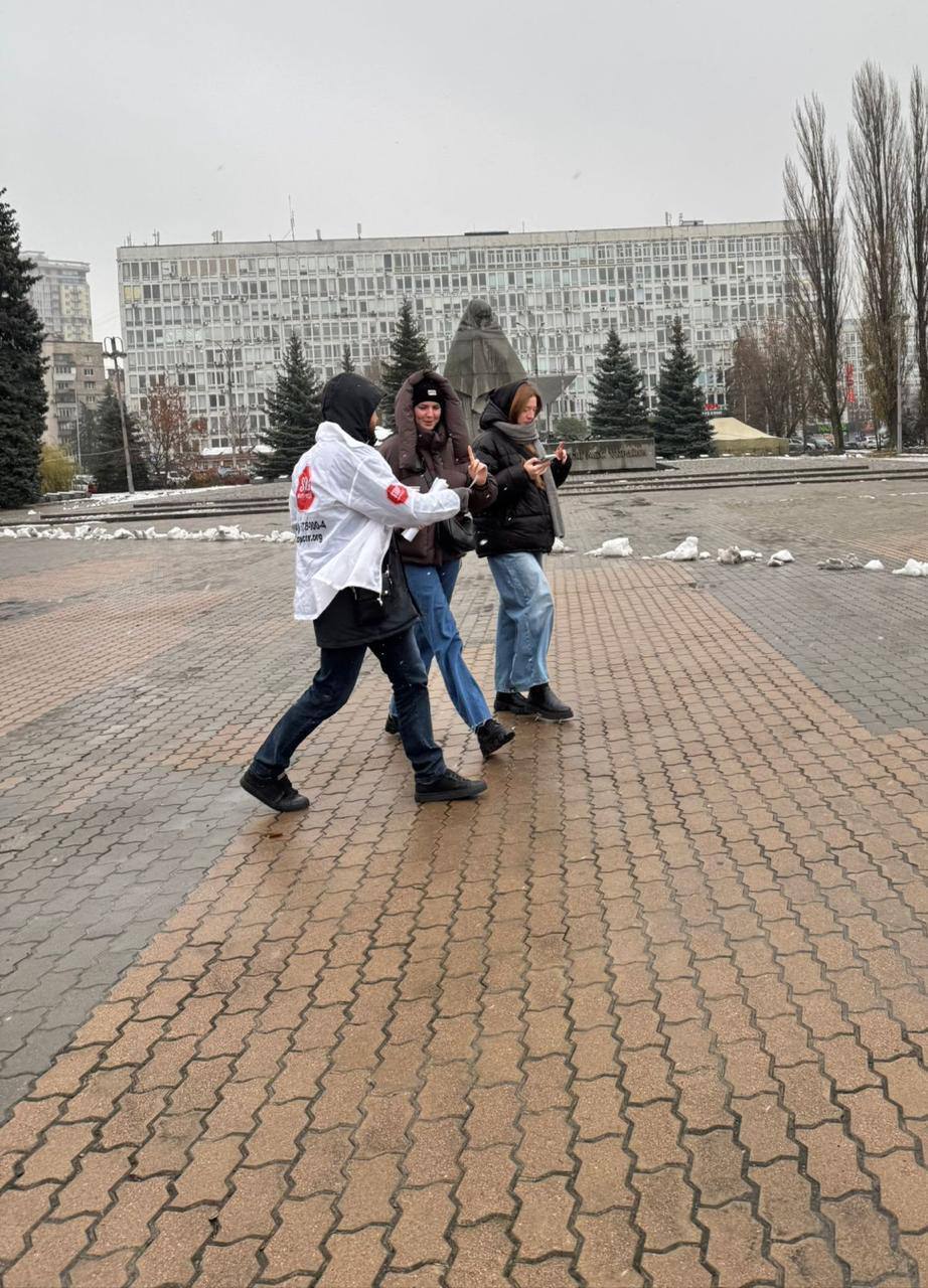 Активісти закликали підписати петицію за повернення корпусів Національного університету оборони