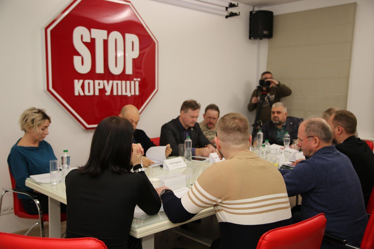 Круглий стіл у медіацентрі ''Стоп корупції''