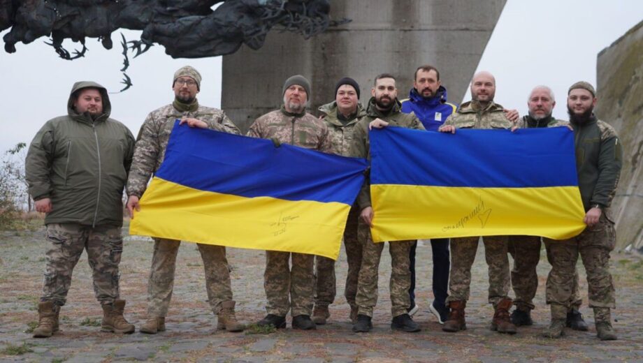 Валерій Дубіль та волонтери БФ молодіжної ініціативи ”Надія” отримали нагороди від  Олександра Сирського