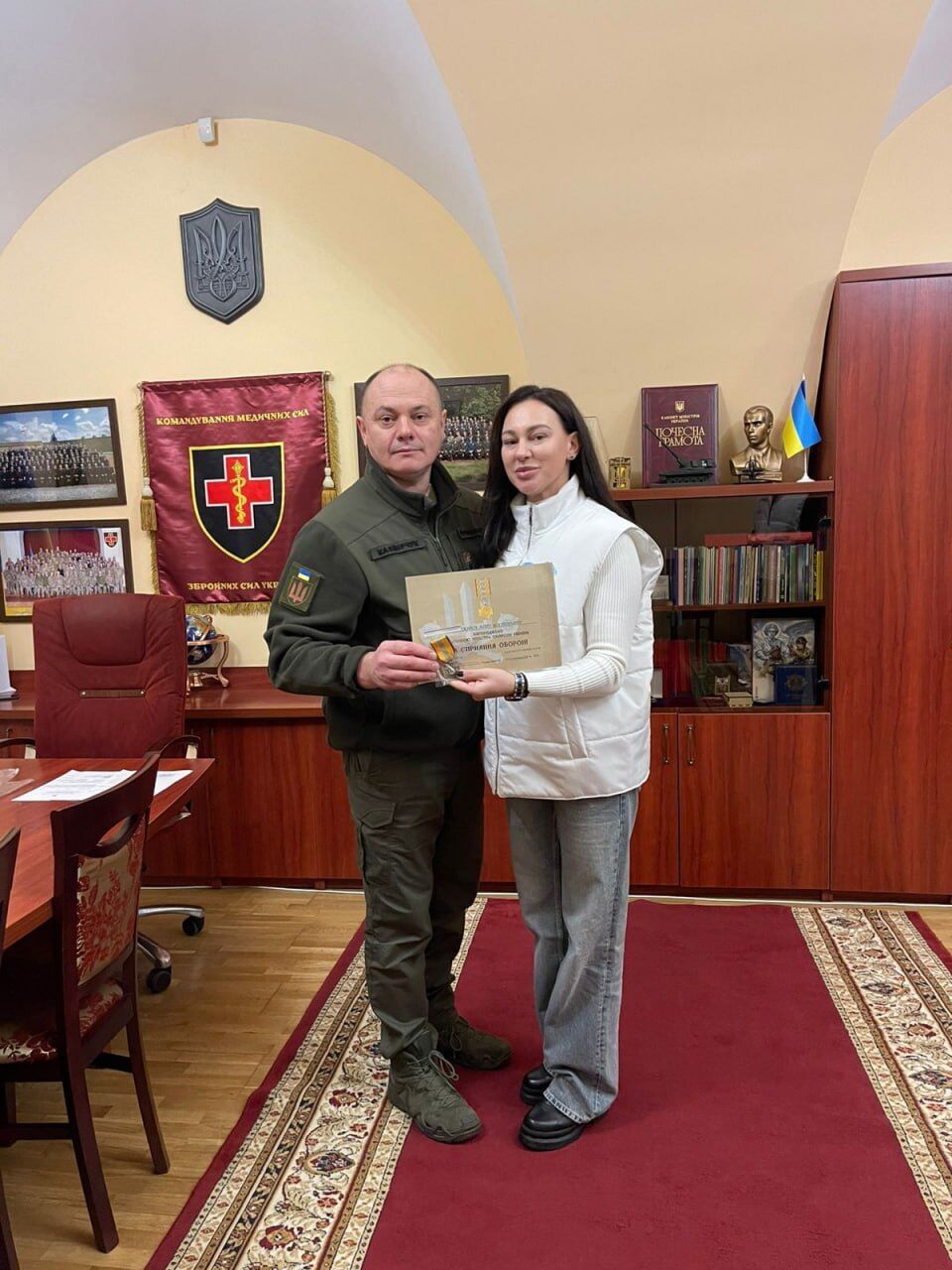Валерий Дубиль и волонтеры БФ молодежной инициативы ''Надежда'' получили награды от Александра Сырского