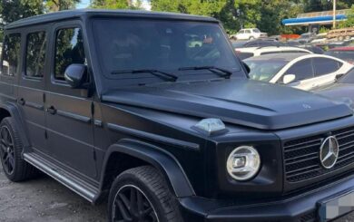 У миграционника из Одесщины конфисковали Mercedes »кубик»