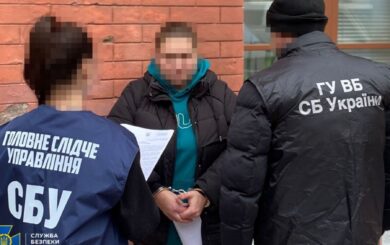 СБУ задержала мошенницу, выманившую 1 млн грн у семьи защитника Азовстали