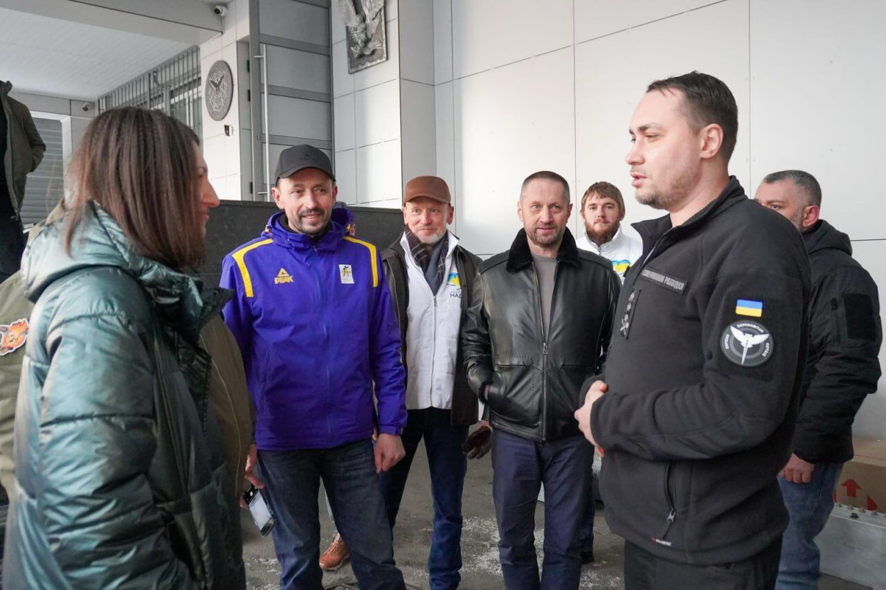 Валерий Дубиль вместе с БФ молодежной инициативы ''Надежда'' и партнерами передали РЭБы и беспилотники воинам ГУР