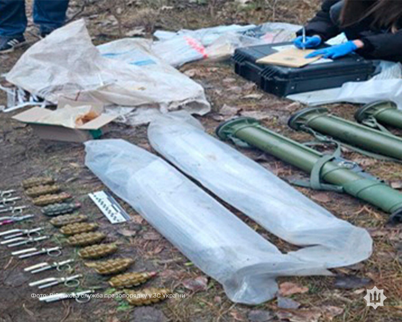 На Кіровоградщині викрили військових, які планували незаконний збут зброї та боєприпасів