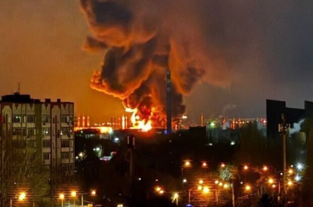 Удар дронов по Саратовской области: пострадала нефтебаза