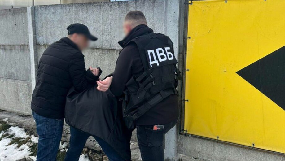3000 долларов за водительское удостоверение: в Тернополе Нацполиция задержала мошенника
