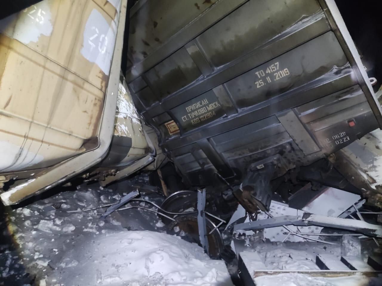 У Бурятії з рейки зійшли 22 порожні вагони, пошкоджено шість метрів колій