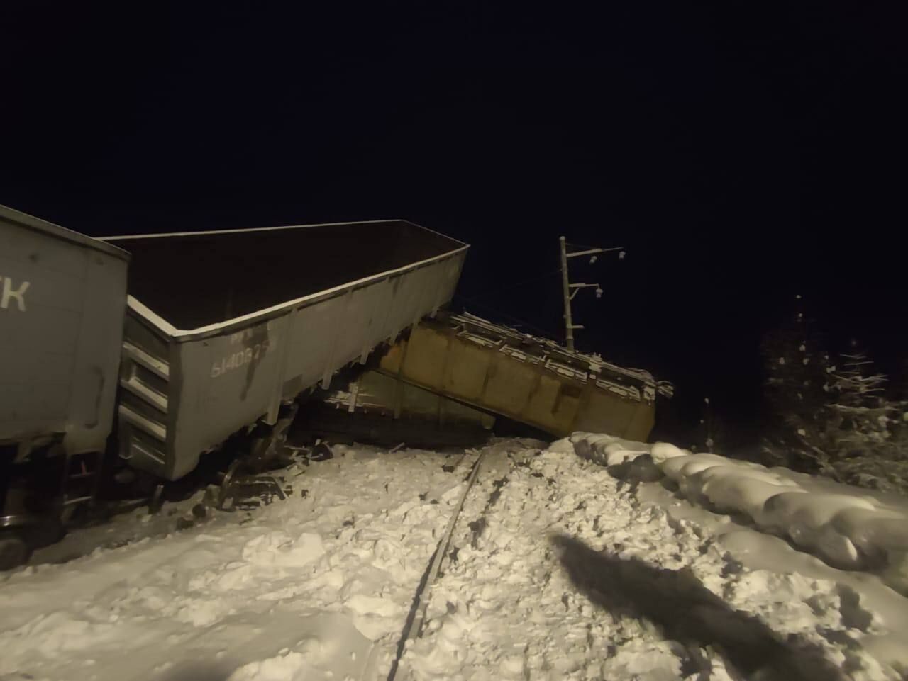 В Бурятии с рельса сошли 22 пустых вагона, повреждено шесть метров путей