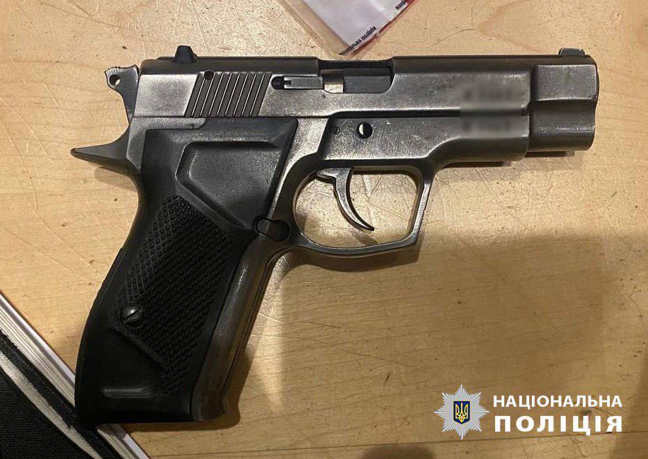  У Києві сталася стрілянина через конфлікт між собаками