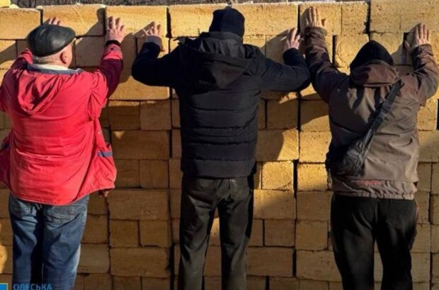 Замість досліджень — видобуток: на Одещині викрили схему з незаконним видобутком вапняку