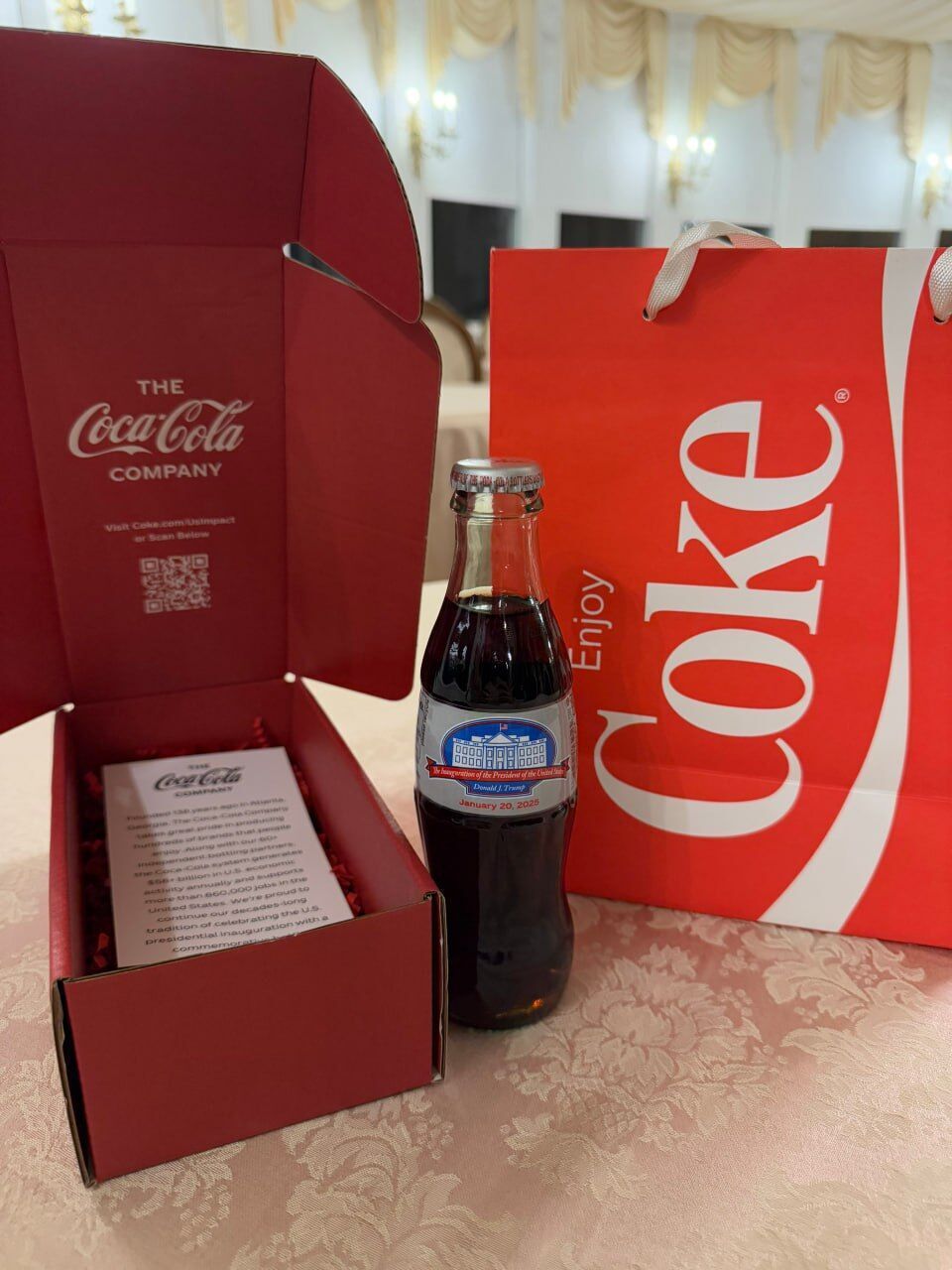 Трамп повернув кнопку для замовлення дієтичної Coca-Cola до Овального кабінету