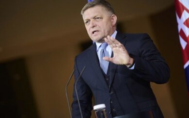 Фицо обвинил оппозицию Словакии в подготовке »Майдана» для досрочных выборов