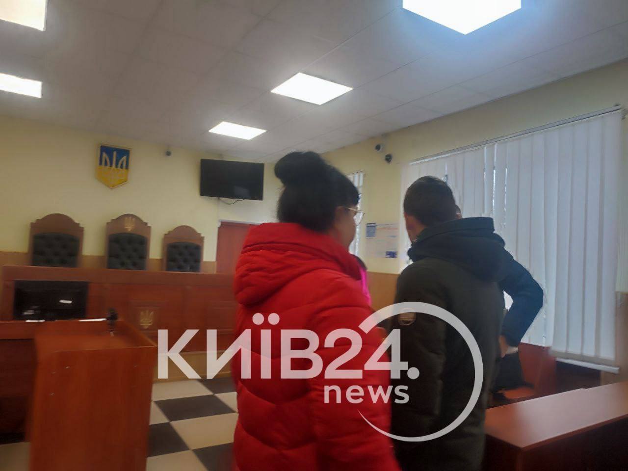 Суд обрав запобіжний захід для 16-річного підозрюваного у побитті школярки в Білій Церкві