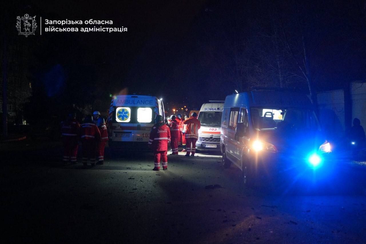 В Запорожье ночные обстрелы: есть погибшие и пострадавшие, среди них двухмесячный ребенок (обновлено)