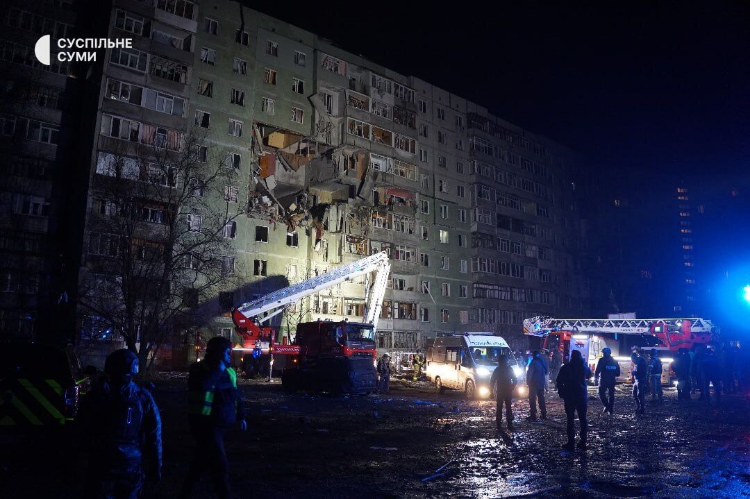 Вражеский дрон попал в жилой дом в Сумах: погиб и ранен (обновлено)