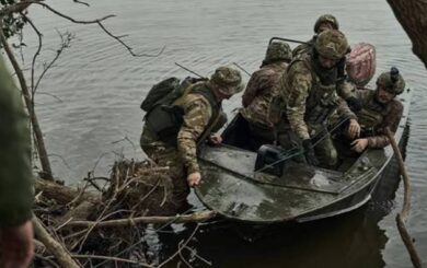 Российские военные утонули в Днепре вместе с БТР во время учений