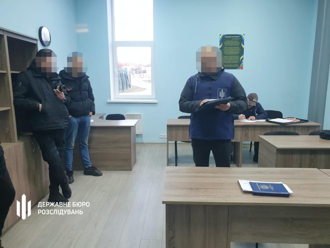 На Буковині судитимуть посадовців, які покривали контрабанду електронних цигарок