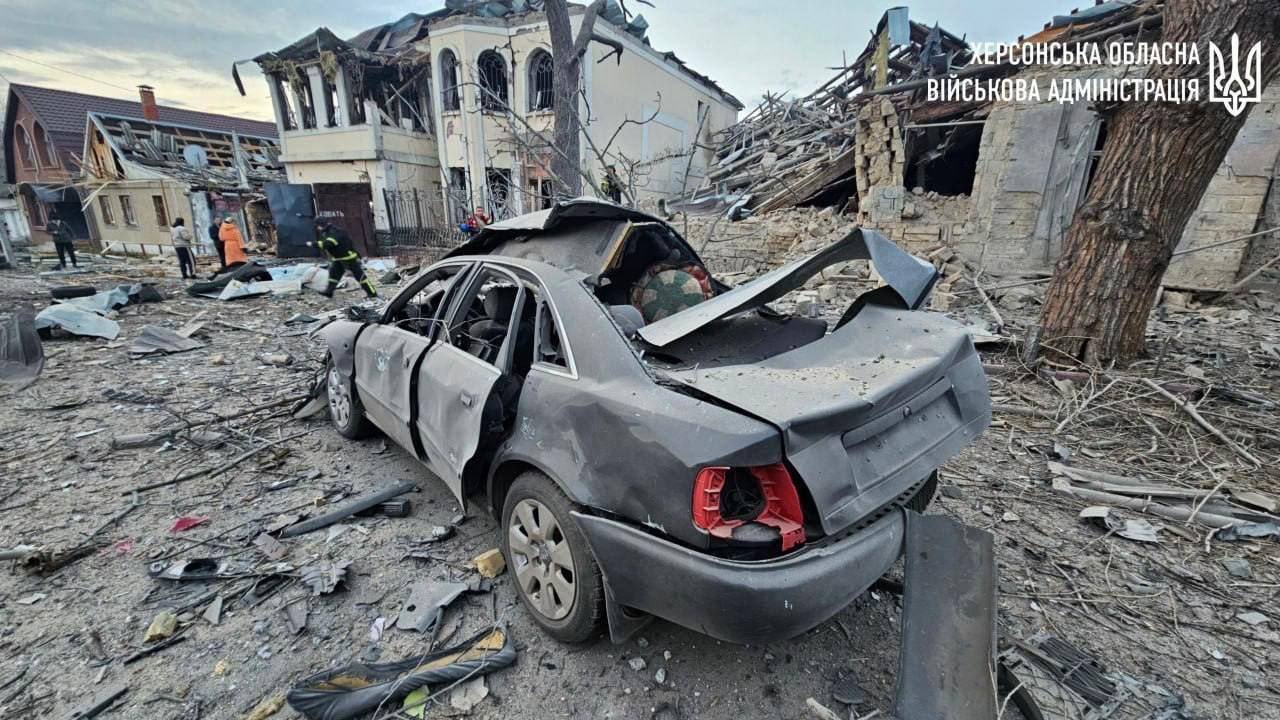 Авиаудар рф по Херсону