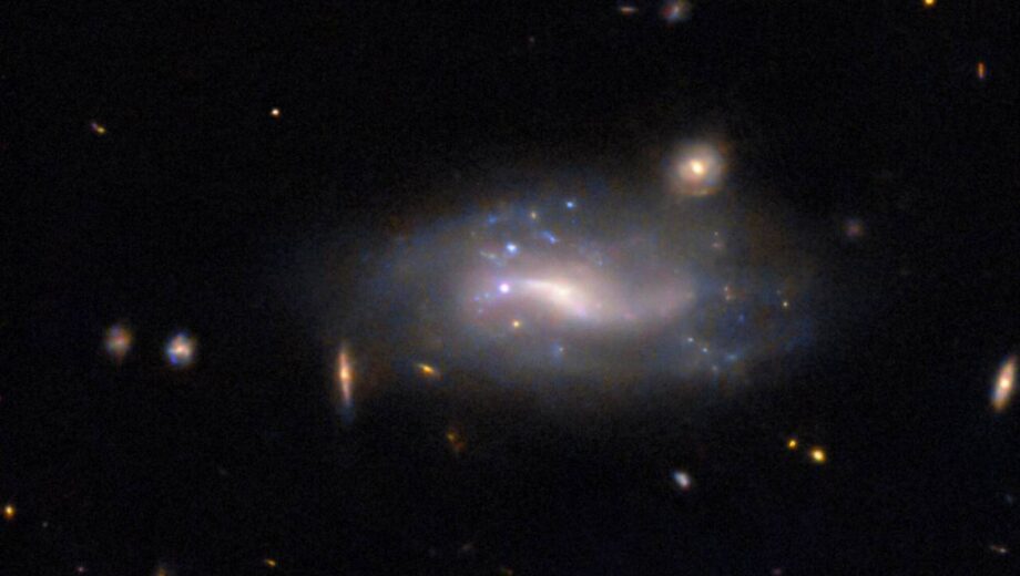 Яркая сверхновая в 400 млн световых лет: Hubble сделал уникальный снимок