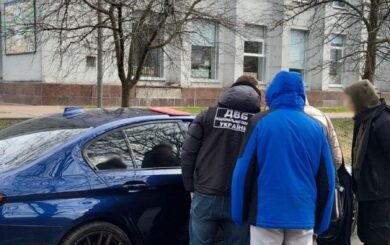 Поліція Вінничини затримали чоловіка, який обіцяв ”вирішити питання” у ТСЦ