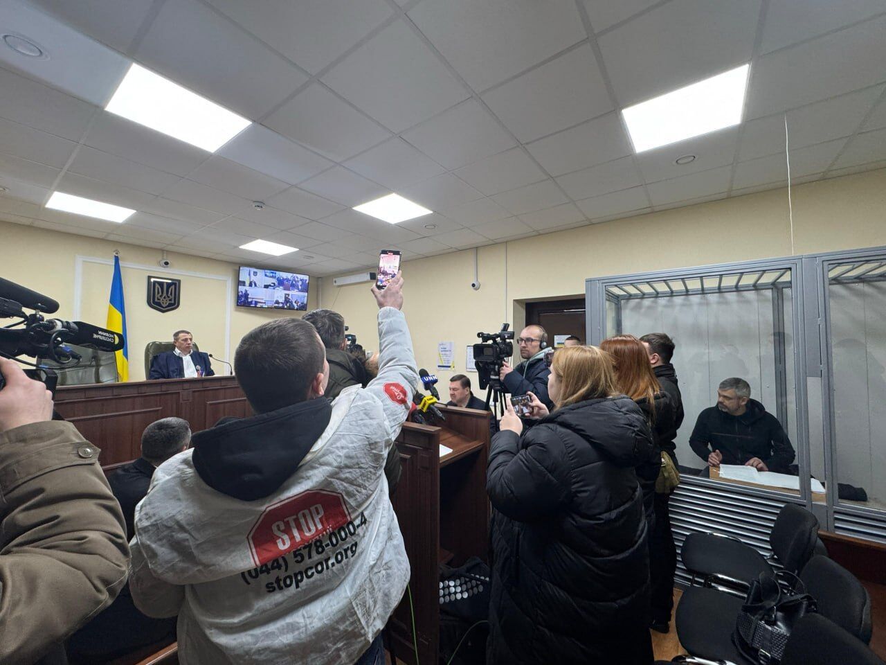 Замглавы КГГА Оленича взяли под стражу, еще двое чиновников получили меры пресечения