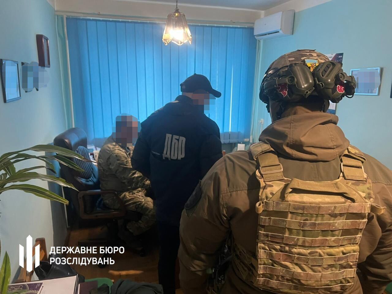 На Закарпатті посадовця ТЦК затримали за допомогу у втечі військовозобов’язаним