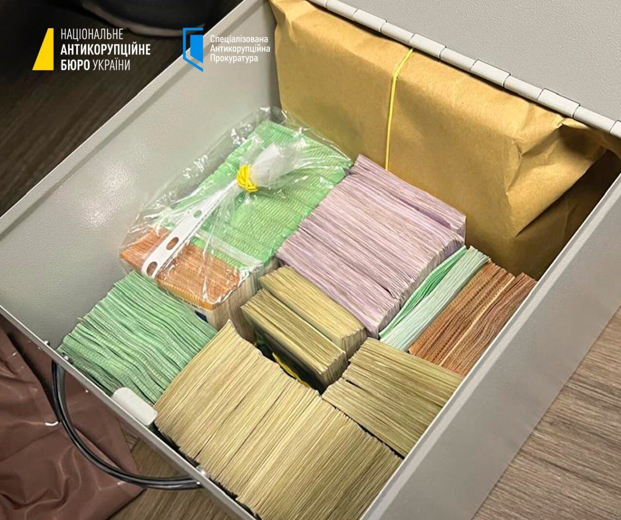НАБУ и САП изъяли 6,4 млн долларов в рамках расследования коррупции в Киевсовете