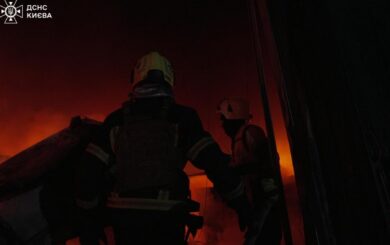 Нічна атака на столицю: балістичні ракети спричинили вибухи та загоряння