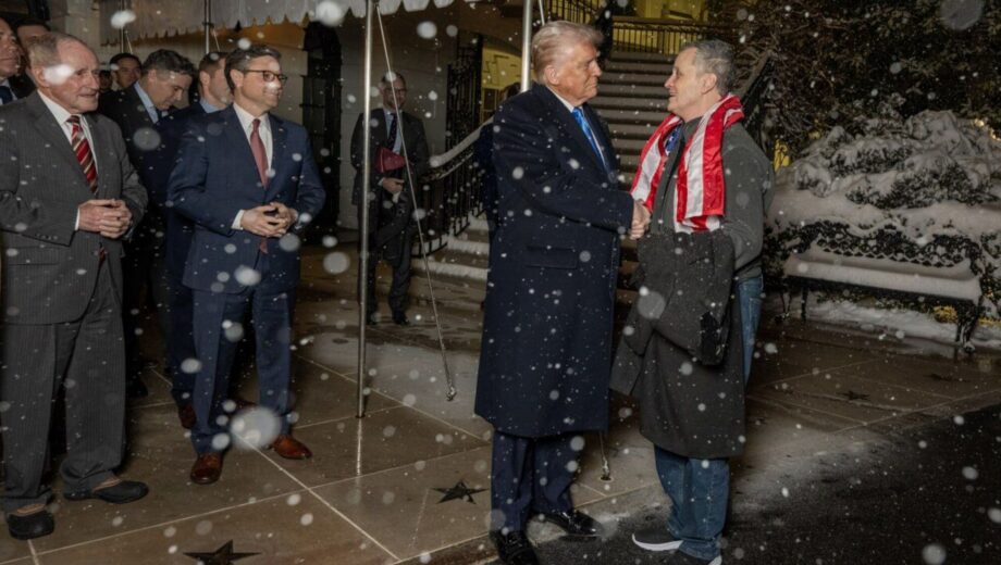Росія звільнила американського вчителя Марка Фогеля: Трамп зустрів його у Білому домі