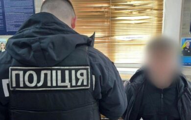 Одесит облив газом і стріляв у працівника ТЦК