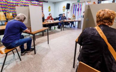 Позачергові вибори у Німеччині: ХДС/ХСС лідує в опитуваннях