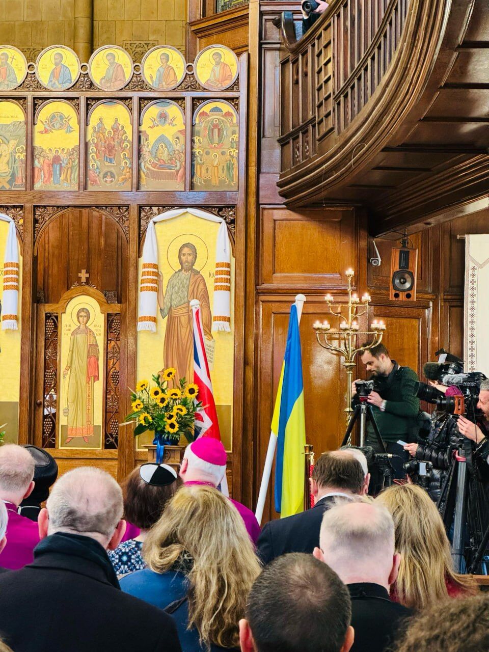 ''Украина уже никогда не станет на колени. Мы победим'', – Валерий Залужный на молебне в Лондоне