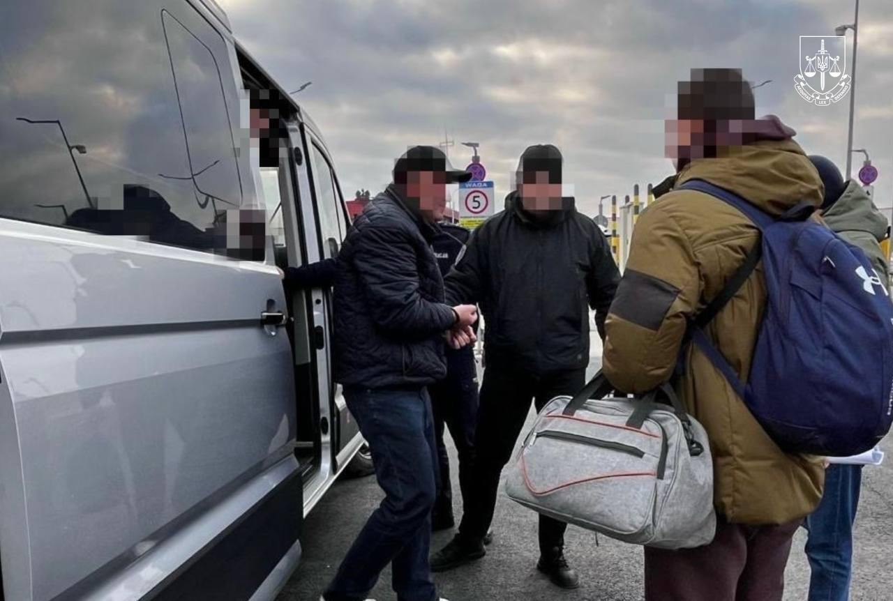 Германия экстрадировала в Украину экс-чиновника налоговой, который два года находился в розыске