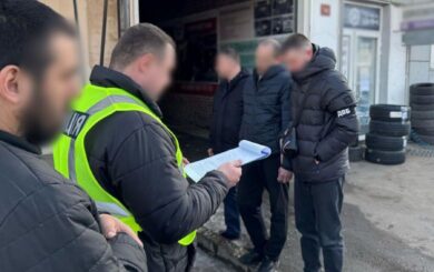 Бегунок с ТСЦ в Харькове обещал переоформить машину по упрощенной процедуре