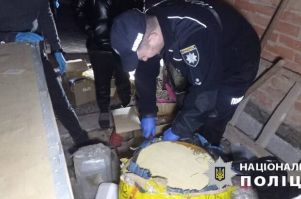 Хімік-нелегал: у Вінниці наркоторговець варив амфетамін у приватному будинку