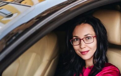 Жена закарпатского таможенника продвигает мошеннические курсы и криптовалютные схемы, — ABSOLUTION