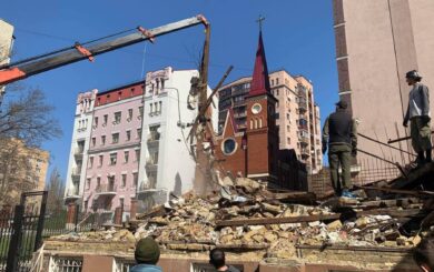 Від Садиби Зеленських залишились руїни: громадськість закликає зупинити демонтаж