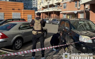 Стрілянина на Оболоні: поранений у тяжкому стані, нападника схопили
