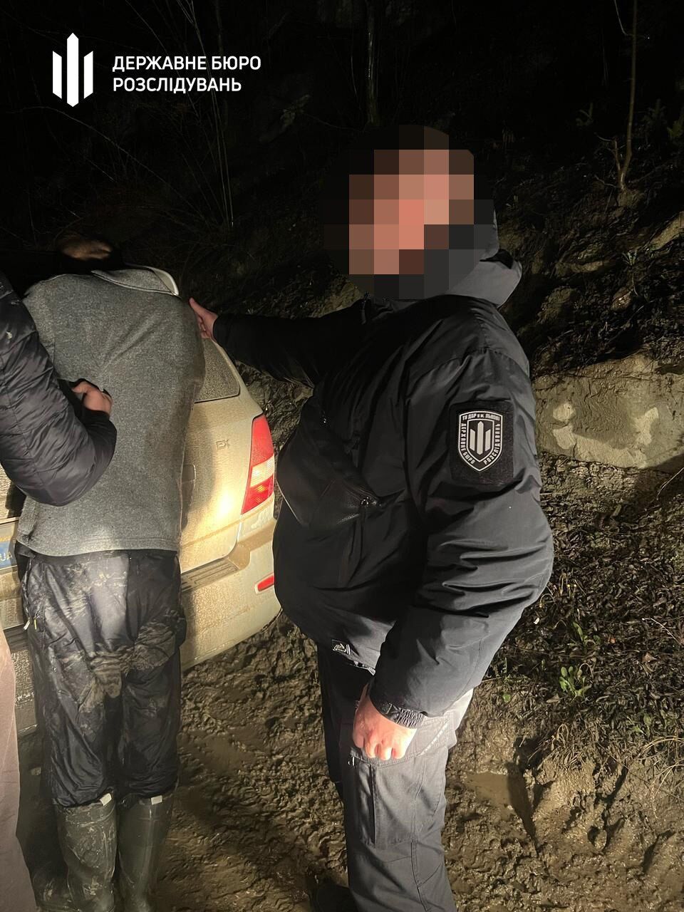 5 тисяч доларів за втечу: на Прикарпатті спіймали організаторів ''зеленого коридору'' для чоловіків
