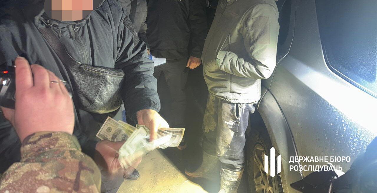 5 тысяч долларов за побег: в Прикарпатье поймали организаторов ''зеленого коридора''